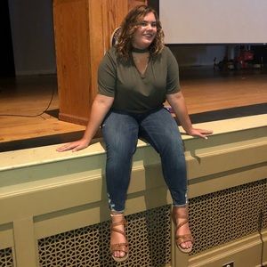 Meet your Posher, Emily